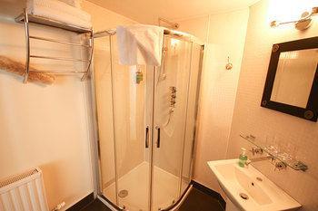Quinlan & Cooke Boutique Townhouse Hotel Cahersiveen Bagian luar foto